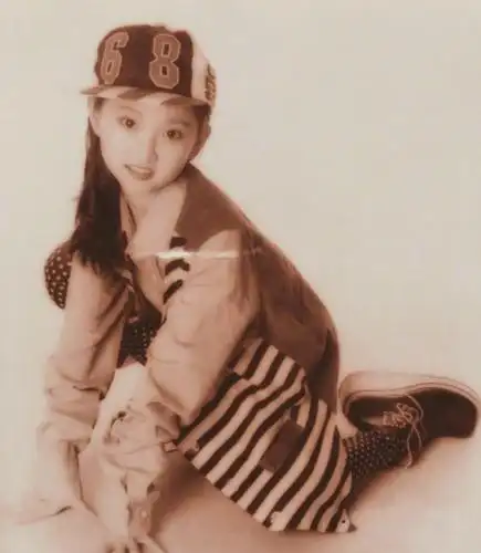 景甜童年照曝光,小小年纪已是摆拍天才,颜值从小美到大_小时候