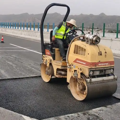 使用沥青冷补料修补道路坑槽的优点