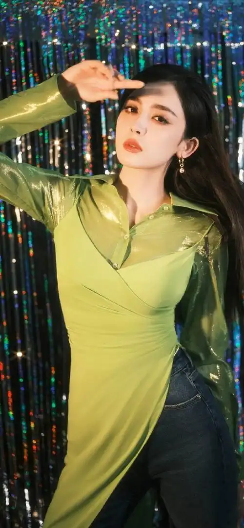 古力娜扎这身穿搭好有感觉