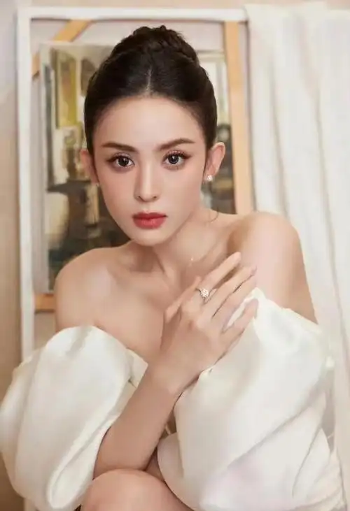 古力娜扎性感贵妇写真|美女_网易订阅