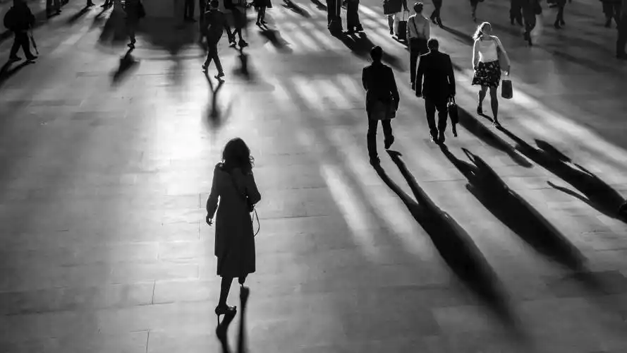 孤独一个人伤感背影欧美女生,高清壁纸图片,欧美美女-回车桌面