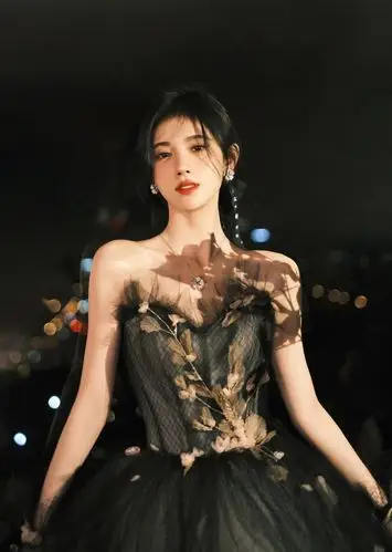 xdm鞠婧祎浅黑复古纱裙造型什么水平