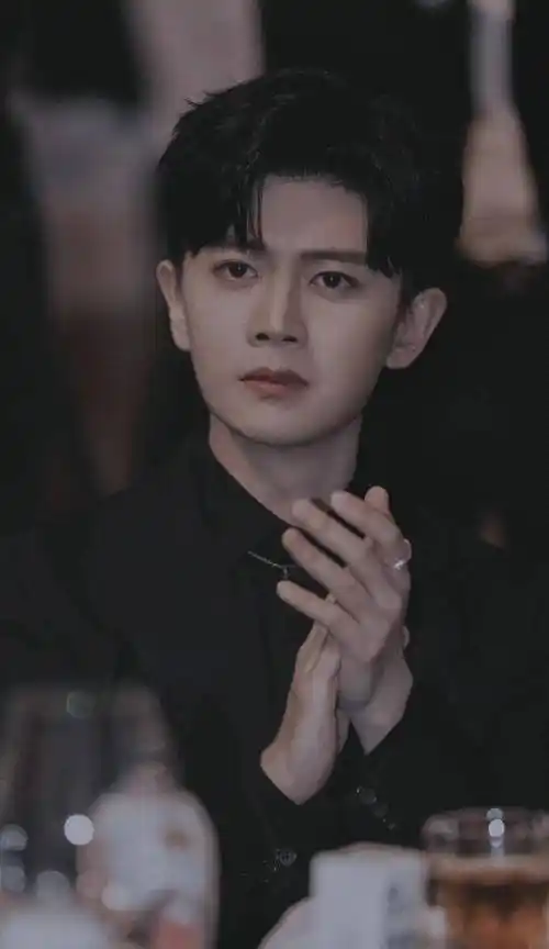 任嘉伦:用作品发声,用演技证明,逆风翻盘,不惧未来