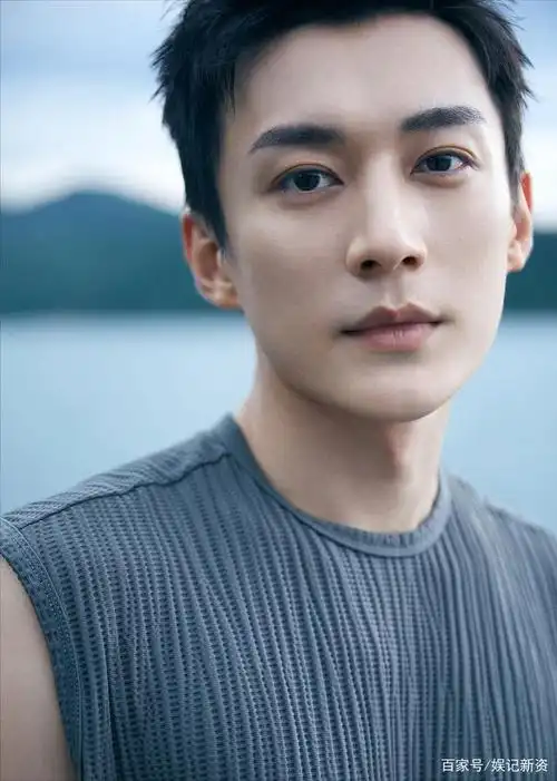 7月6日,是演员刘学义的生日,生日当天刘学义也在自己的社交平台晒出新