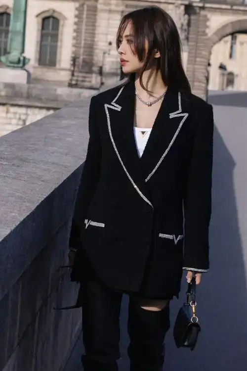 台湾天之骄女蔡依林巴黎街拍大赏这美腿秒杀内娱一大片女星哦