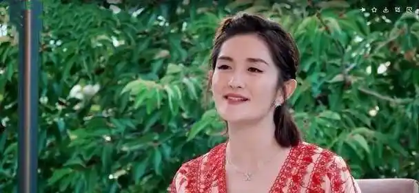 包文婧自欺欺人,袁咏仪9字回应太伟大_章子怡_谢娜_汪峰