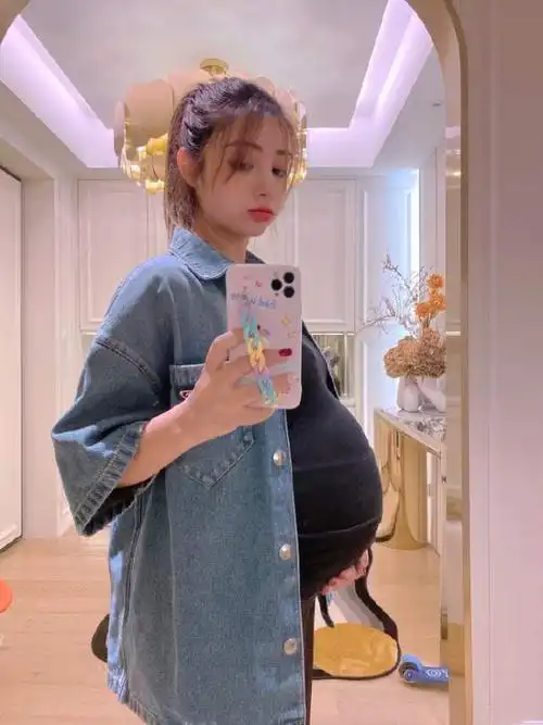 "卸货"倒计时两周!麦迪娜最新孕照巨肚抢镜