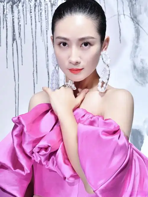 4,陶昕然,1986年1月13日出生于湖南,中国内地女演员,毕业于天津音乐