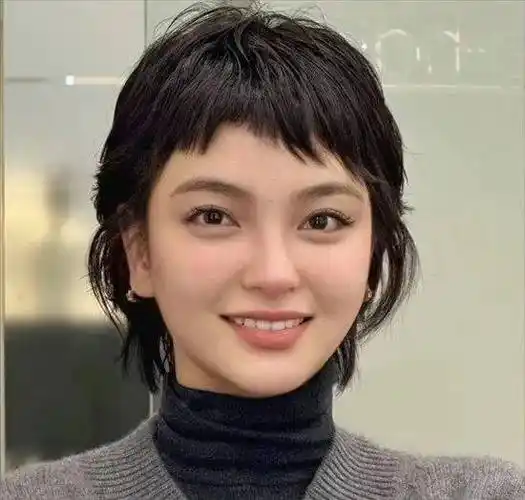 短发控必备,2024精灵系短发,非常百搭_脸型_刘海_发型