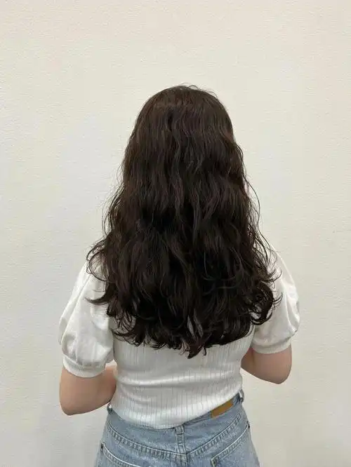 自然慵懒的法式浪漫卷78中长发蓬松烫发|||因为蓬松饱满的发型会给