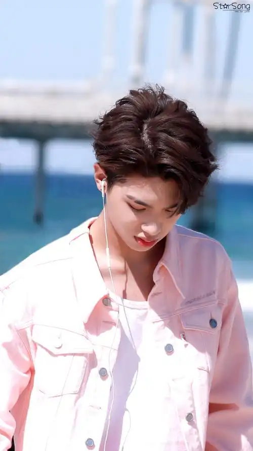 justin黄明昊 【180813 奇妙的食光】