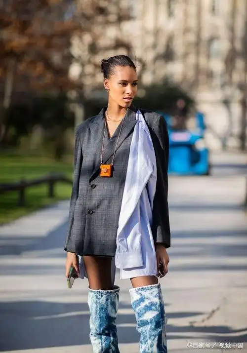 巴黎高定时装周的潮人展示时尚穿搭.