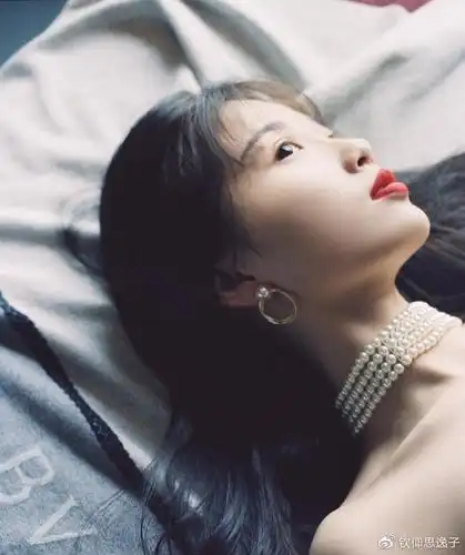 虞书欣挑战港风造型当她侧躺的那一刻男粉是心动的感觉