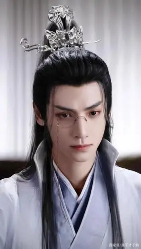 罗云熙古装图片:仙气十足