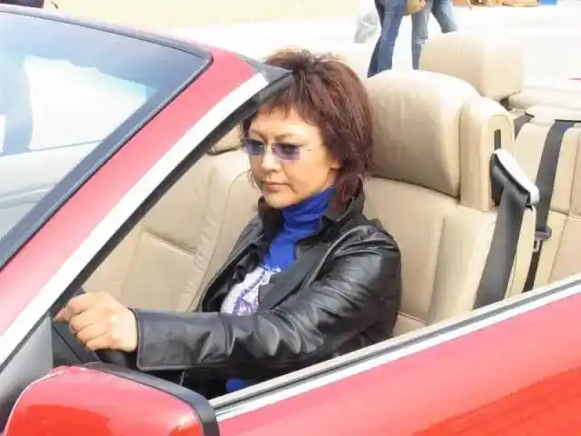 高峰私生子案女主角王纳文,她的出现致使那英与男友分手_腾讯新闻