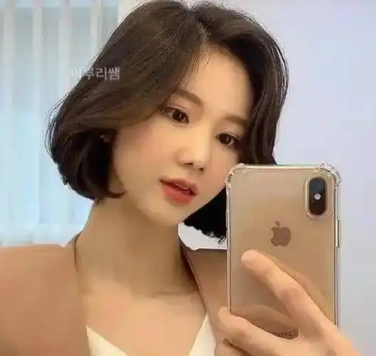 好看不过时内扣发型彰显优雅温柔气质