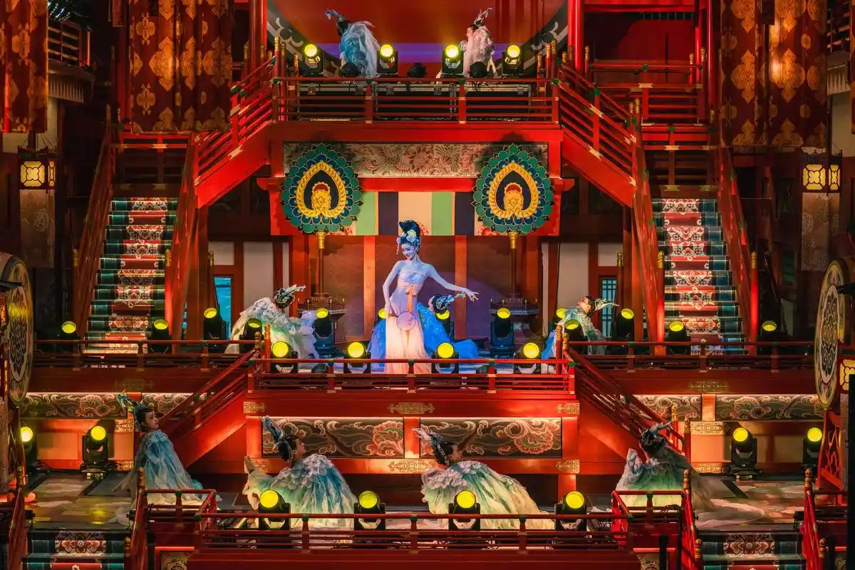 天阙沉沉夜未央,碧云仙曲舞霓裳 那就让我们长安相见吧#西安# - 抖音