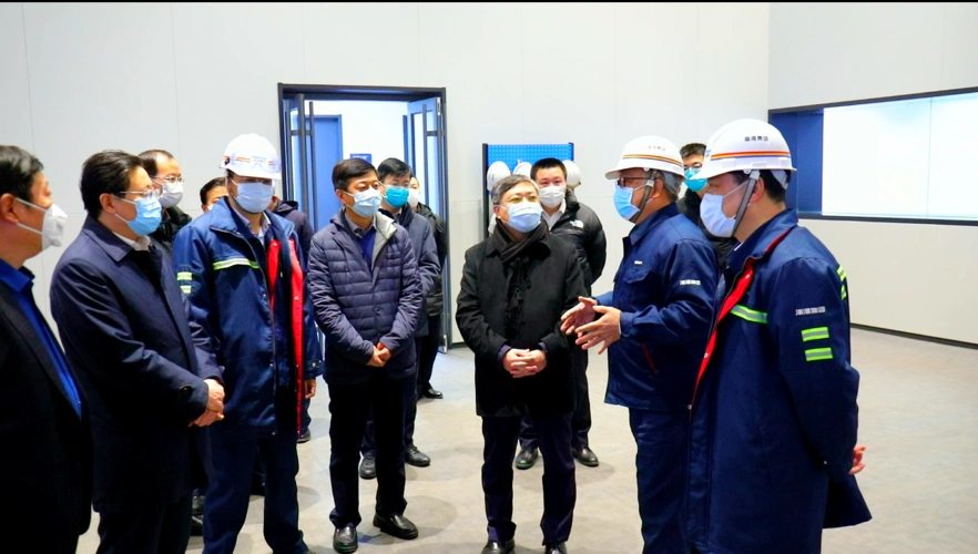 孙永红耿涛一行到海湾化学调研