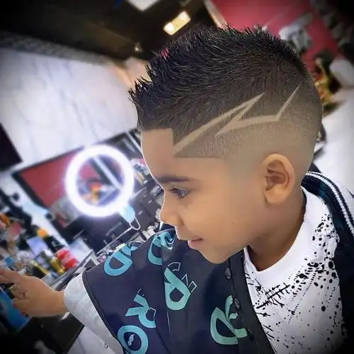 1.清爽超短寸头