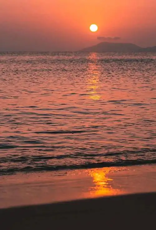 这个秋天,一起追逐一场浪漫的海边落日吧!