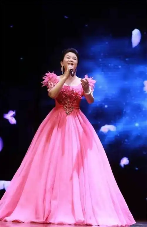 观众们纷纷表示,整场晚会精彩万分,给人以巨大的精神享受,非常感谢