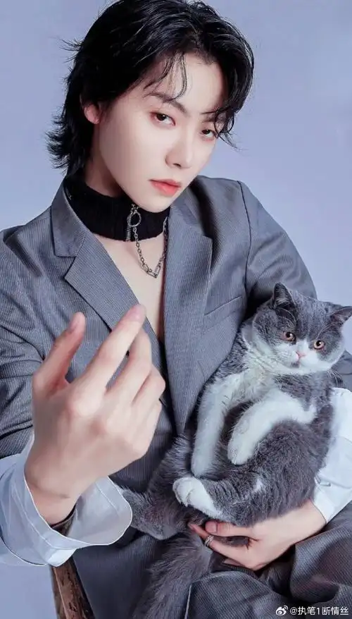 肖宇梁#我喜欢的小朋友,干净却也温柔,笑起来的时候万千星辰坠落眼底