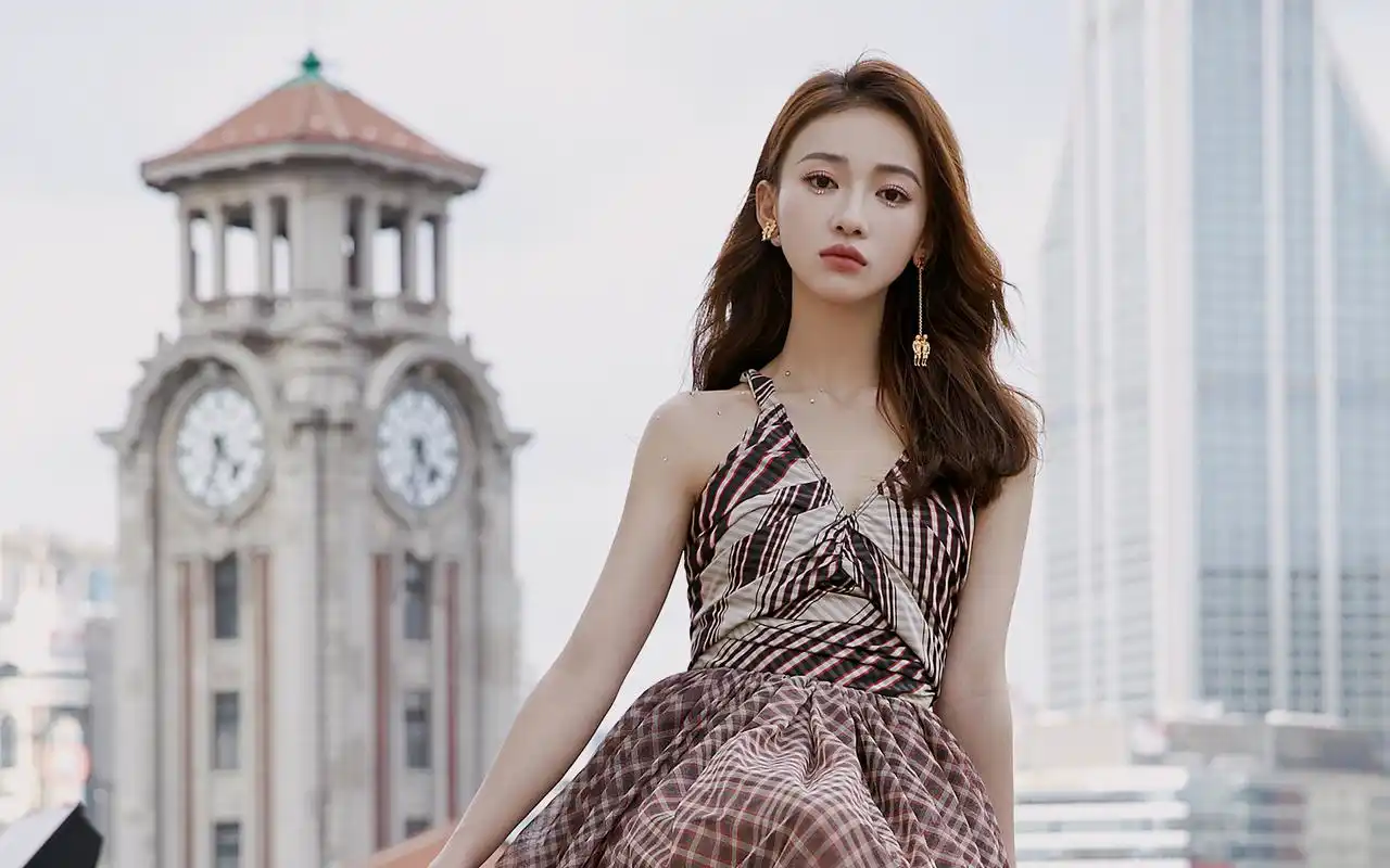 吴谨言性感优雅写真桌面壁纸