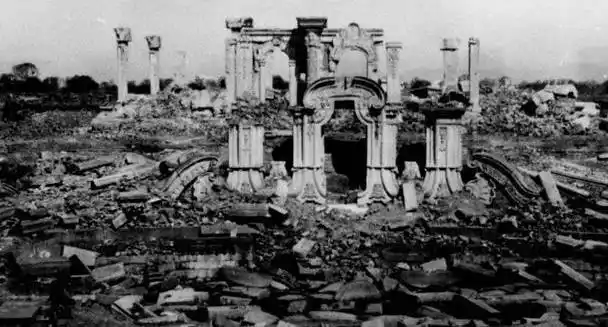 八国联军火烧圆明园时怎么还有老百姓参与其中呢