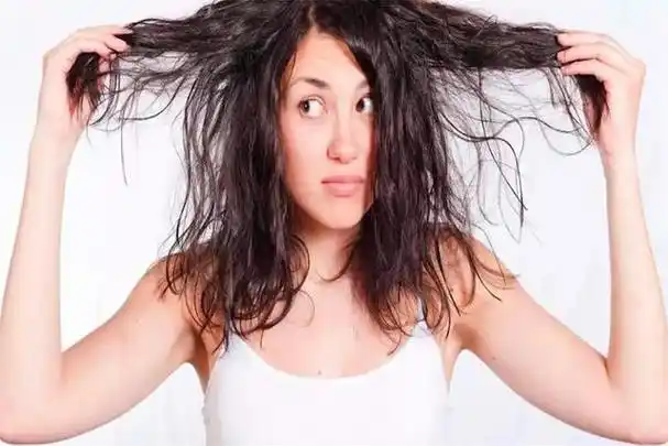 毫不夸张地说:即便是天天洗头,都赶不上头发油的速度.