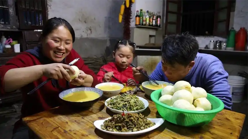 陈说美食胖妹吃大肘子 - 西瓜视频