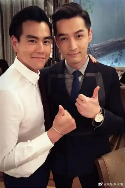 胡歌宣布当爸爸,老婆疑是身边助理,袁弘唐嫣等好友发文恭喜