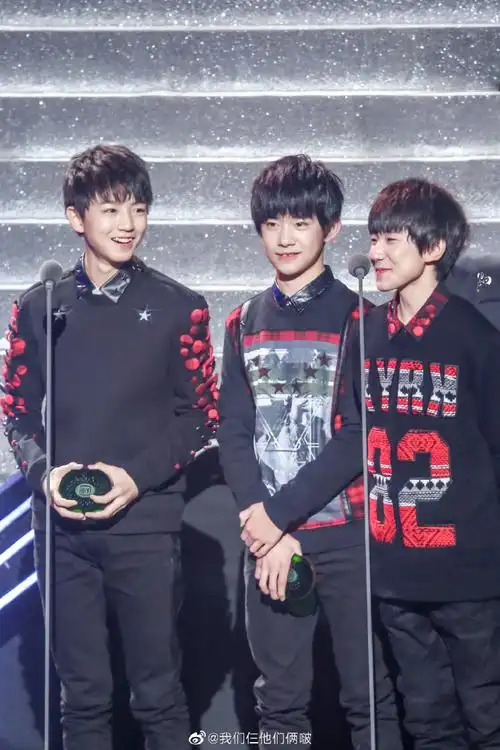 tfboys超话92#2021有啵有你#看偶像演唱会可以发的句子:1.