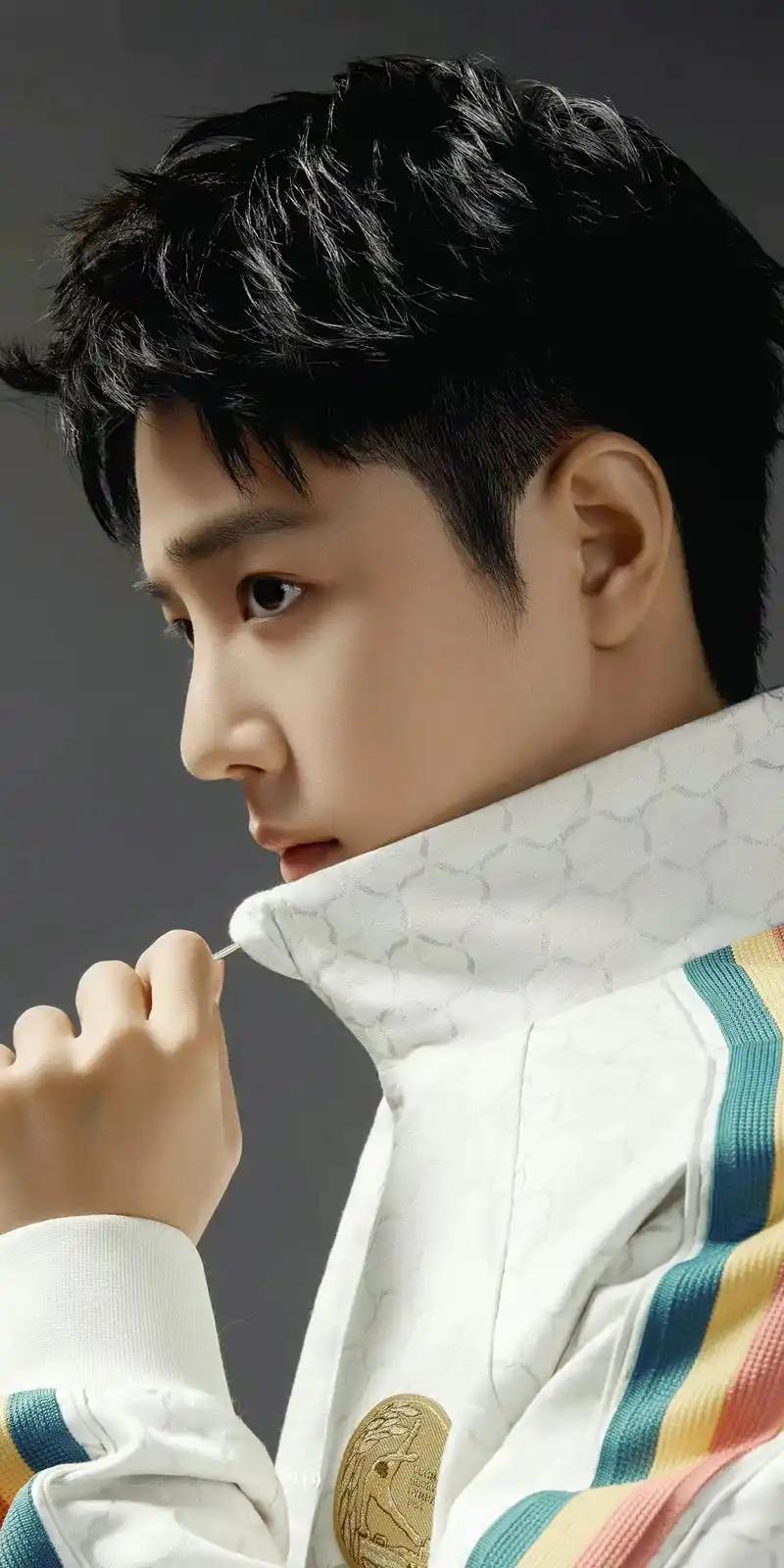 肖战 #阳光帅气 #肖战顺顺利利 #挡不住的颜值 #向全世 - 抖音