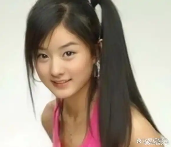 赵丽颖的18岁,真的很甜美.对比现在是真的没整容只是瘦了.