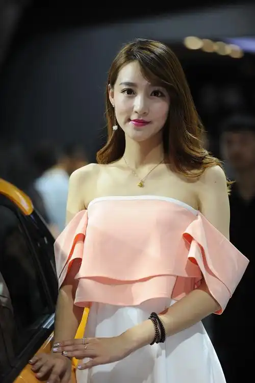 美女的还击成都车展模特图赏