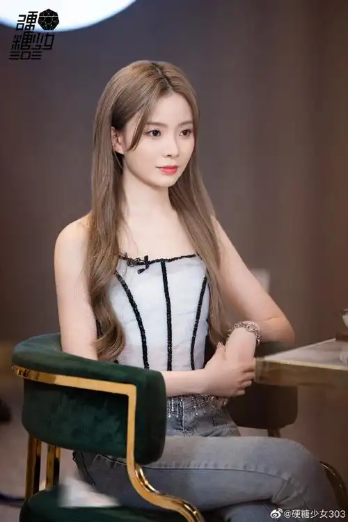 微闪折射雅致时尚78@硬糖少女303-陈卓璇最新剧照已送达,看少女在