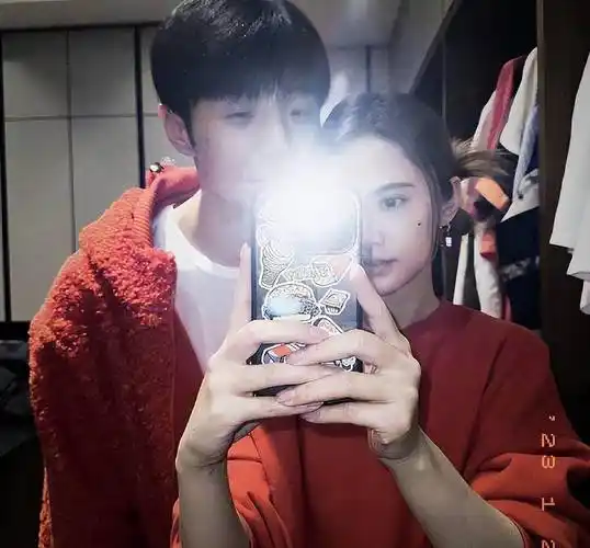 杨丞琳晒潘玮柏婚礼现场照送祝福,网友齐呼:期待你也穿上婚纱_李荣浩