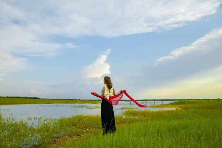 做一个心中有爱;的阳光女人.