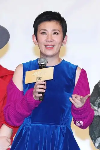 吴君如唤来朋友圈安利新片 友人"砸场"自打广告