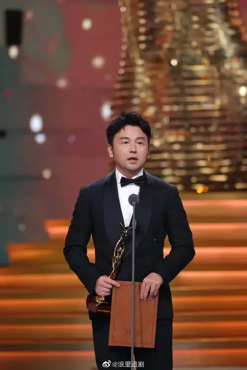 雷佳音回应感言说一半话筒掉了##雷佳音说沈腾的位置我可抢不了