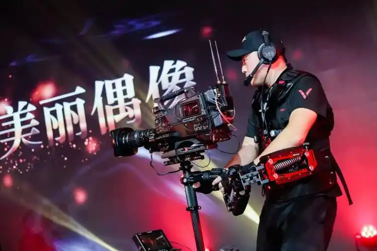 51特别企划丨pick最帅气的摄影师工作照