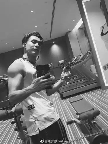 总结一波肌肉男明星