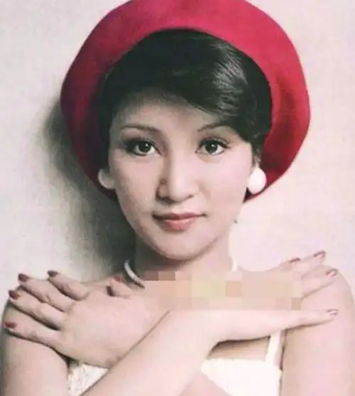 谢霆锋妈妈年轻时的照片,美得让人惊艳,不愧是港姐冠军