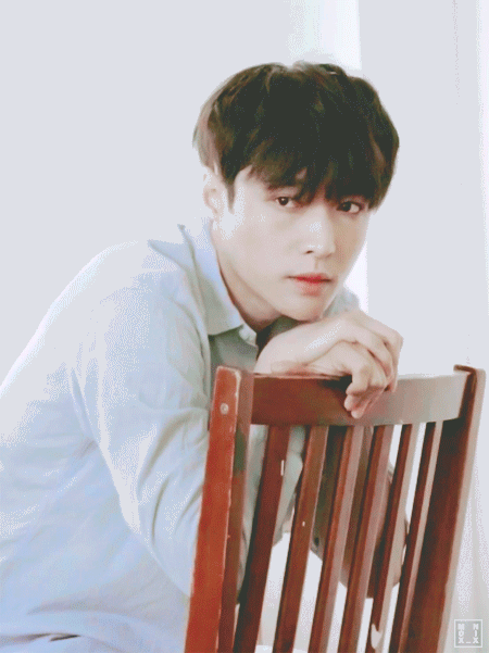 帅哥迷人阳光张艺兴小绵羊gif动图_动态图_表情包下载_soogif