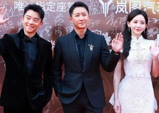 华表奖这一夜,脸肿,身高造假,刘德华狠狠打了内娱男星的脸|韩庚|杨颖