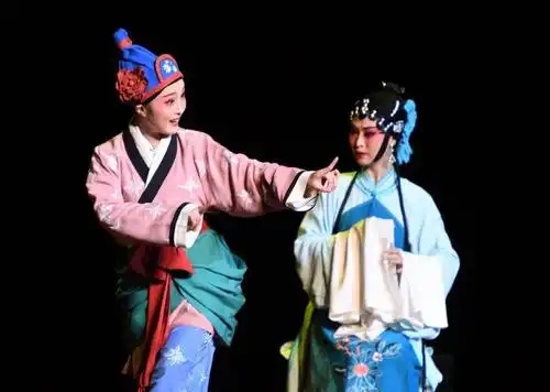 徽风皖韵进校园——黄梅戏"玉天仙"专场演出应邀在我校举行