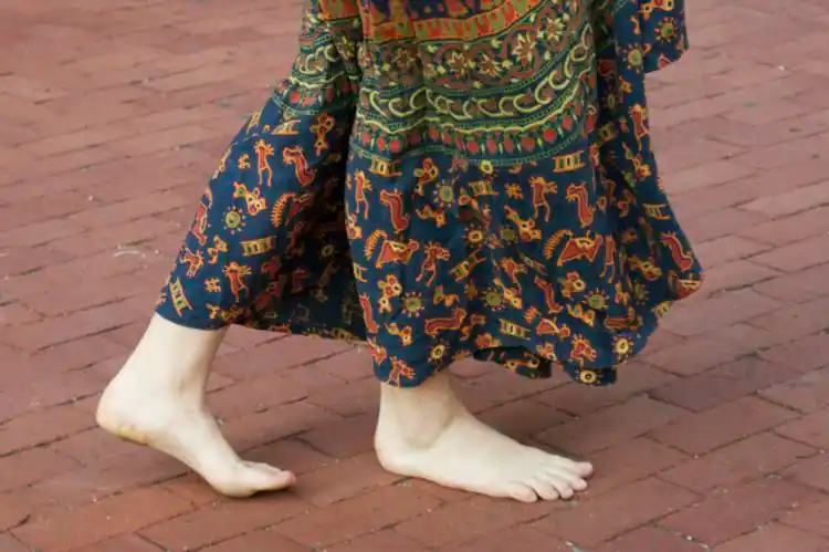 今天你光脚了吗?光脚养生胜食补!-元粉天地