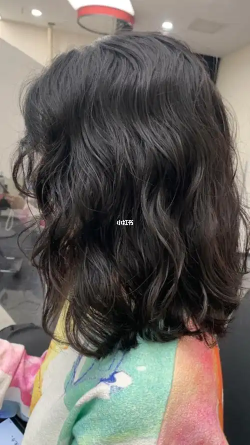 中长发烫发法式卷