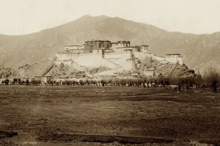 1899年-1902年 西藏布达拉宫老照片