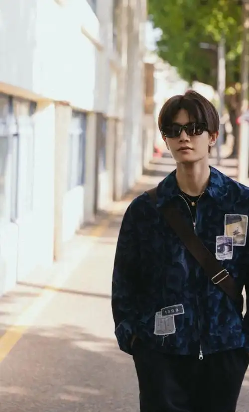 任嘉伦超话小寒,您的暖气已加力派送boss@任嘉伦allen澳门city walk